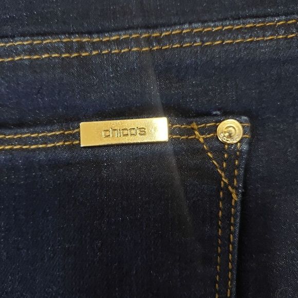 CT1444 Chico's Ladies So Slimming Blue Jeans Slim Leg 8R - Picture 6 of 6
